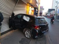 carro-atinge-loja-apos-bater-em-outro-automovel-no-centro-de-montes-claros