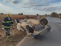 idoso-morre-em-batida-entre-carro-e-caminhao-na-mgc-122,-em-janauba