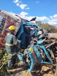 motorista-de-caminhao-bau-morre-apos-bater-em-carreta-que-estava-atravessa-na-pista,-na-br-365,-em-jequitai