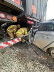 carro-bate-na-traseira-de-carreta-estacionada-as-margens-da-br-116