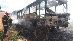 bituca-de-cigarro-pode-ter-causado-incendio-que-destruiu-onibus-em-bocaiuva