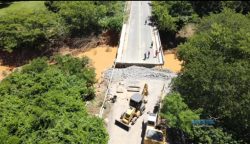 der-faz-obras-de-recuperacao-na-ponte-da-mgc-122,-em-capitao-eneas