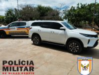 avaliado-em-quase-r$-350-mil,-carro-furtado-em-sp-e-que-seria-levado-para-ba-e-apreendido-na-mgc-122,-em-espinosa