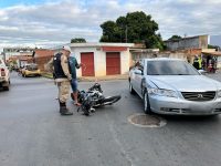 motociclista-bate-em-carro-e-e-arremessado-em-avenida-de-montes-claros;-veja-video