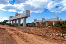 transito-na-br-135-sofrera-alteracoes-a-partir-desta-terca-ate-o-dia-22-de-maio-para-icamento-de-vigas-das-pontes-e-viadutos